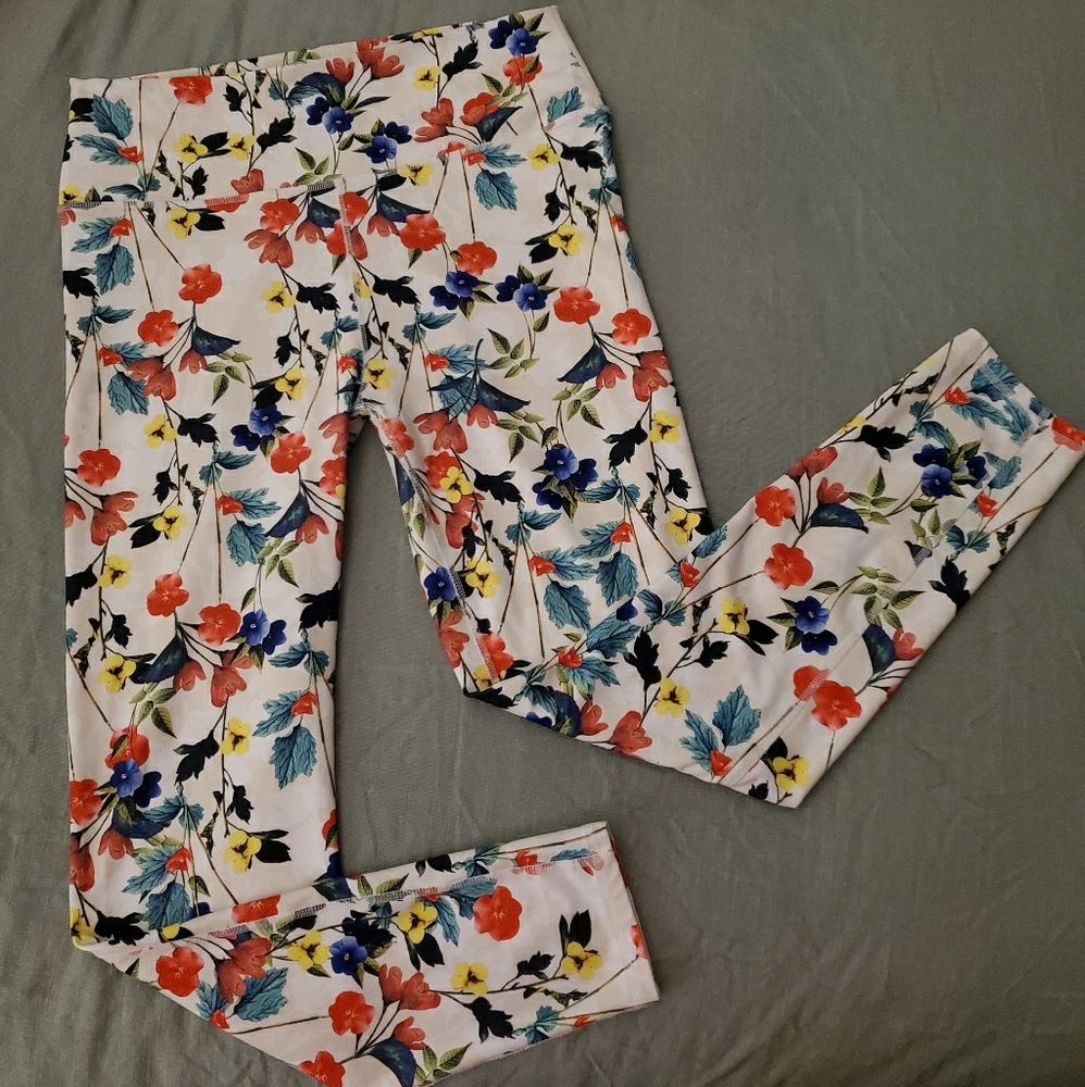 Fabletics brand floral leggings